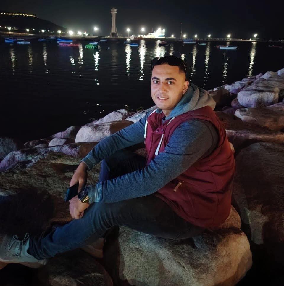 Hosam Grefat_Dt0Gv